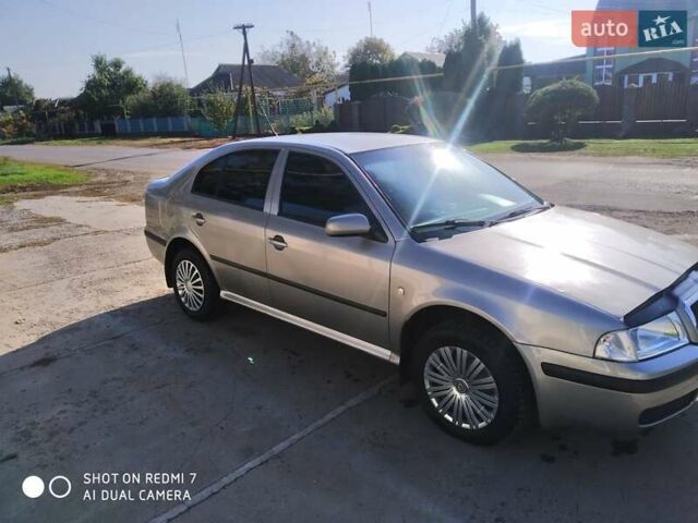 Бежевый Шкода Октавия, объемом двигателя 1.6 л и пробегом 202 тыс. км за 4999 $, фото 1 на Automoto.ua