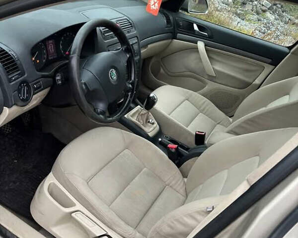 Бежевый Шкода Октавия, объемом двигателя 2 л и пробегом 350 тыс. км за 2850 $, фото 4 на Automoto.ua