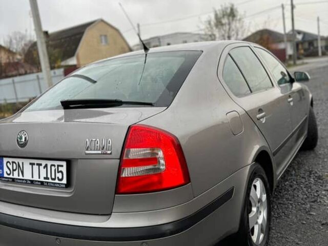 Бежевий Шкода Октавія, об'ємом двигуна 2 л та пробігом 310 тис. км за 2850 $, фото 2 на Automoto.ua