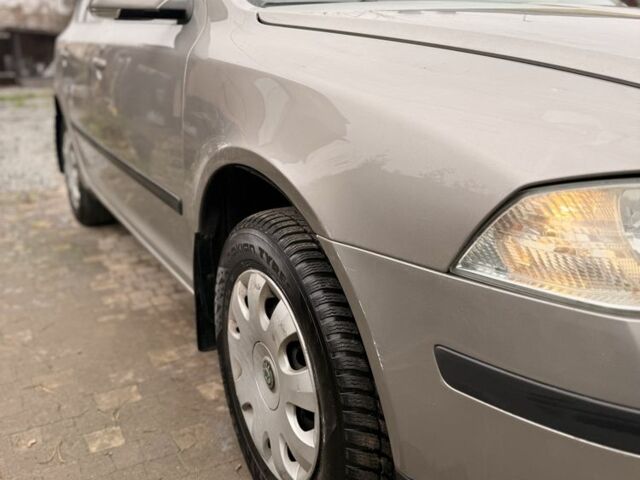 Бежевый Шкода Октавия, объемом двигателя 1.6 л и пробегом 263 тыс. км за 6200 $, фото 10 на Automoto.ua