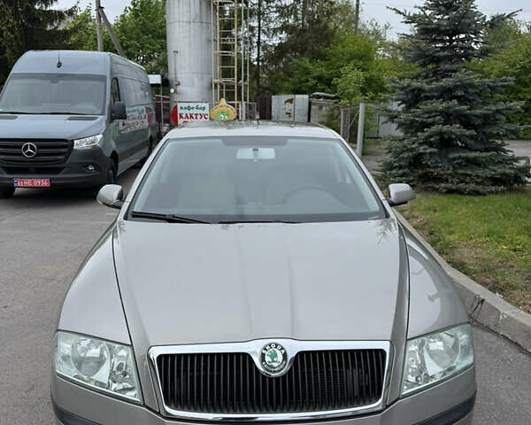 Бежевый Шкода Октавия, объемом двигателя 1.6 л и пробегом 256 тыс. км за 6750 $, фото 7 на Automoto.ua