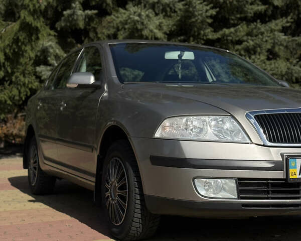 Бежевий Шкода Октавія, об'ємом двигуна 1.6 л та пробігом 267 тис. км за 5700 $, фото 2 на Automoto.ua