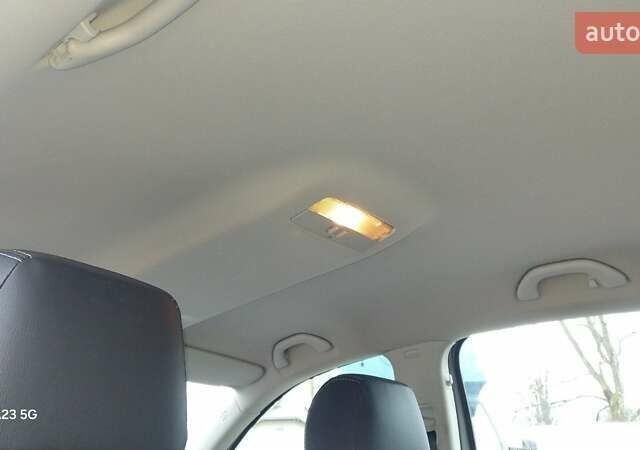 Бежевый Шкода Октавия, объемом двигателя 1.6 л и пробегом 248 тыс. км за 6300 $, фото 4 на Automoto.ua