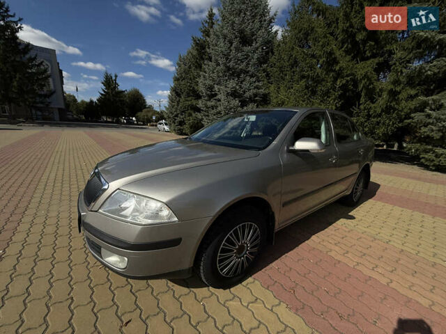 Бежевий Шкода Октавія, об'ємом двигуна 1.6 л та пробігом 267 тис. км за 5700 $, фото 12 на Automoto.ua