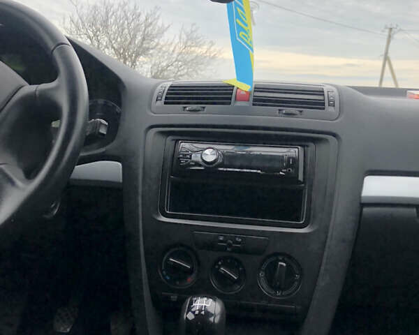 Бежевый Шкода Октавия, объемом двигателя 1.6 л и пробегом 102 тыс. км за 6200 $, фото 10 на Automoto.ua