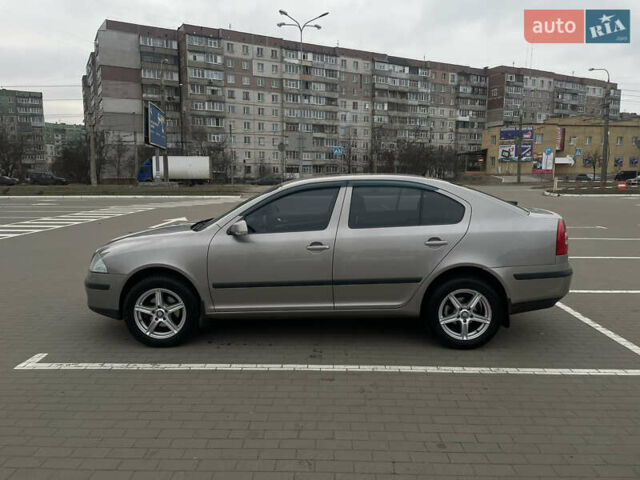 Бежевый Шкода Октавия, объемом двигателя 1.6 л и пробегом 240 тыс. км за 6000 $, фото 1 на Automoto.ua