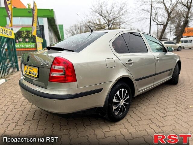 Бежевый Шкода Октавия, объемом двигателя 2 л и пробегом 298 тыс. км за 5300 $, фото 5 на Automoto.ua