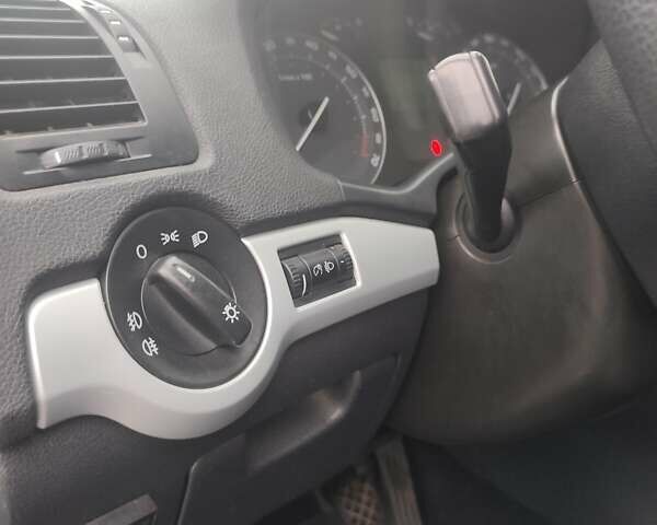 Бежевый Шкода Октавия, объемом двигателя 1.6 л и пробегом 220 тыс. км за 6650 $, фото 26 на Automoto.ua