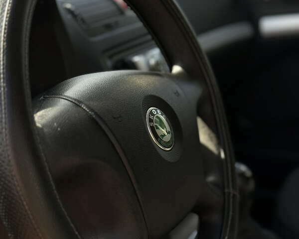 Бежевий Шкода Октавія, об'ємом двигуна 1.6 л та пробігом 267 тис. км за 5700 $, фото 38 на Automoto.ua