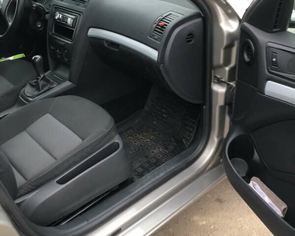 Бежевый Шкода Октавия, объемом двигателя 1.6 л и пробегом 102 тыс. км за 6200 $, фото 8 на Automoto.ua