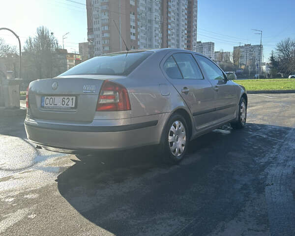 Бежевый Шкода Октавия, объемом двигателя 1.9 л и пробегом 325 тыс. км за 2650 $, фото 4 на Automoto.ua