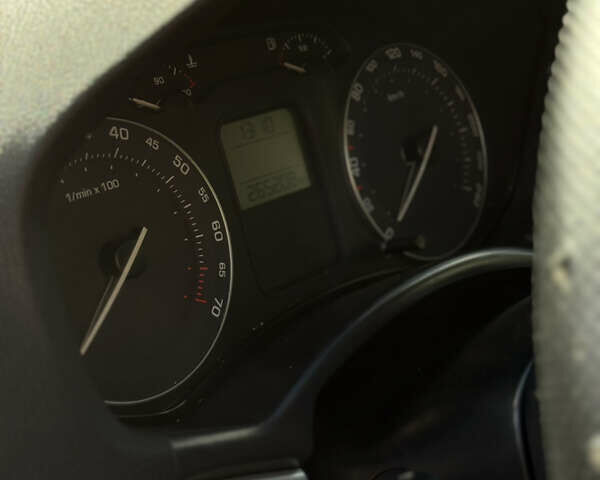 Бежевий Шкода Октавія, об'ємом двигуна 1.6 л та пробігом 267 тис. км за 5700 $, фото 36 на Automoto.ua