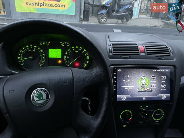 Бежевый Шкода Октавия, объемом двигателя 1.6 л и пробегом 240 тыс. км за 6000 $, фото 6 на Automoto.ua