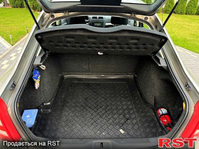 Бежевий Шкода Октавія, об'ємом двигуна 1.6 л та пробігом 206 тис. км за 6450 $, фото 11 на Automoto.ua