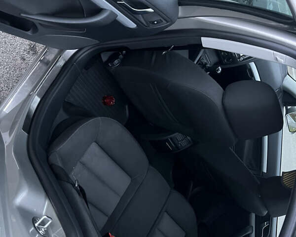 Бежевий Шкода Октавія, об'ємом двигуна 1.6 л та пробігом 224 тис. км за 6300 $, фото 16 на Automoto.ua