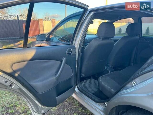 Бежевый Шкода Октавия, объемом двигателя 1.6 л и пробегом 387 тыс. км за 4600 $, фото 22 на Automoto.ua