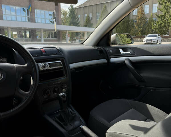 Бежевий Шкода Октавія, об'ємом двигуна 1.6 л та пробігом 267 тис. км за 5700 $, фото 32 на Automoto.ua