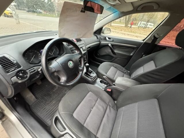 Бежевый Шкода Октавия, объемом двигателя 2 л и пробегом 298 тыс. км за 5300 $, фото 8 на Automoto.ua