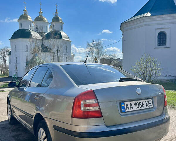 Бежевий Шкода Октавія, об'ємом двигуна 1.6 л та пробігом 198 тис. км за 5600 $, фото 10 на Automoto.ua