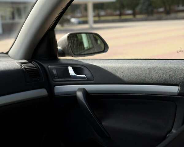 Бежевий Шкода Октавія, об'ємом двигуна 1.6 л та пробігом 267 тис. км за 5700 $, фото 29 на Automoto.ua