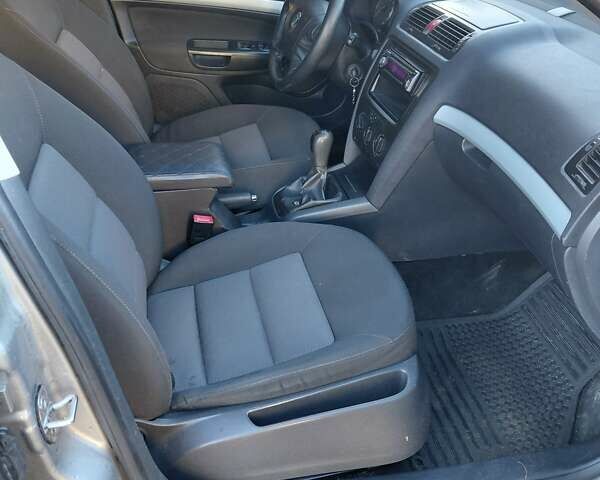 Бежевий Шкода Октавія, об'ємом двигуна 1.6 л та пробігом 306 тис. км за 4100 $, фото 6 на Automoto.ua