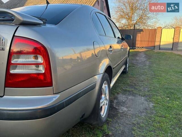 Бежевый Шкода Октавия, объемом двигателя 1.6 л и пробегом 387 тыс. км за 4600 $, фото 2 на Automoto.ua