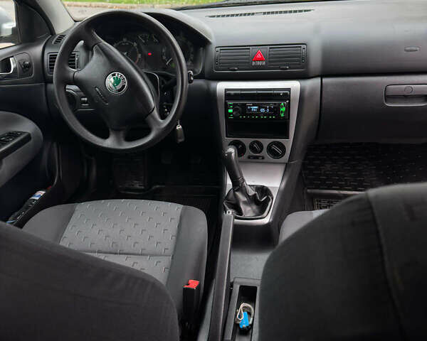 Бежевый Шкода Октавия, объемом двигателя 0 л и пробегом 279 тыс. км за 5699 $, фото 7 на Automoto.ua