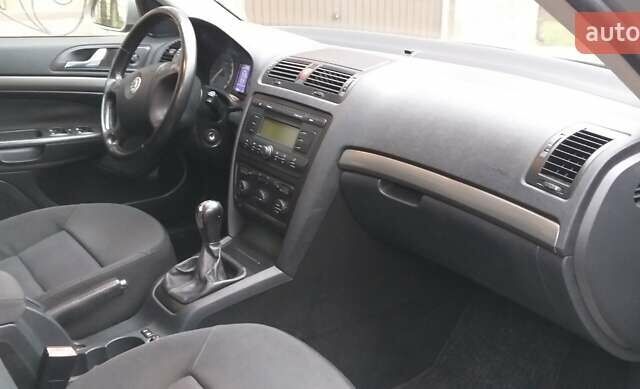 Бежевый Шкода Октавия, объемом двигателя 1.6 л и пробегом 175 тыс. км за 7300 $, фото 19 на Automoto.ua