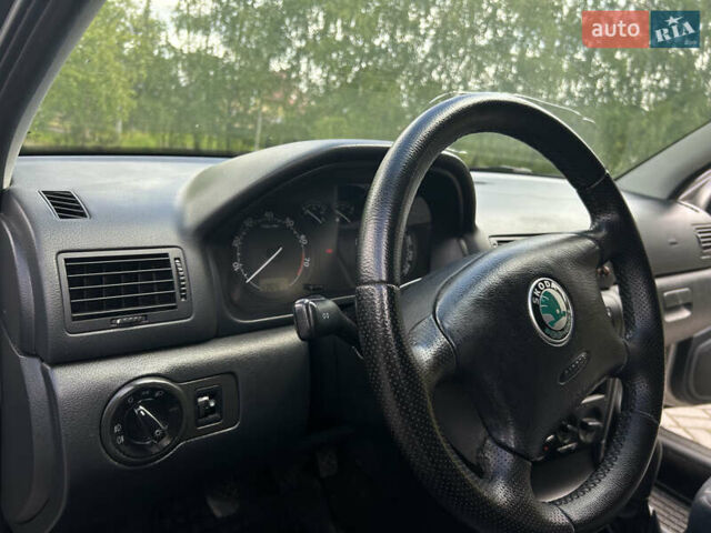 Бежевый Шкода Октавия, объемом двигателя 1.6 л и пробегом 285 тыс. км за 4400 $, фото 52 на Automoto.ua