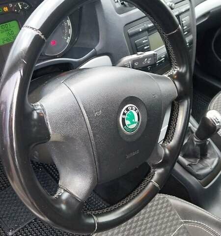 Бежевый Шкода Октавия, объемом двигателя 1.6 л и пробегом 248 тыс. км за 6300 $, фото 6 на Automoto.ua