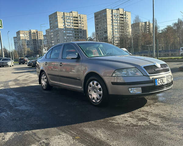 Бежевый Шкода Октавия, объемом двигателя 1.9 л и пробегом 325 тыс. км за 2650 $, фото 2 на Automoto.ua