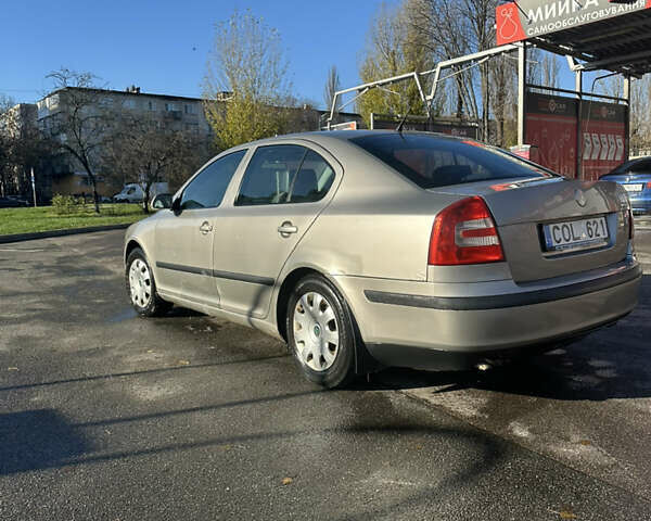 Бежевый Шкода Октавия, объемом двигателя 1.9 л и пробегом 325 тыс. км за 2650 $, фото 3 на Automoto.ua