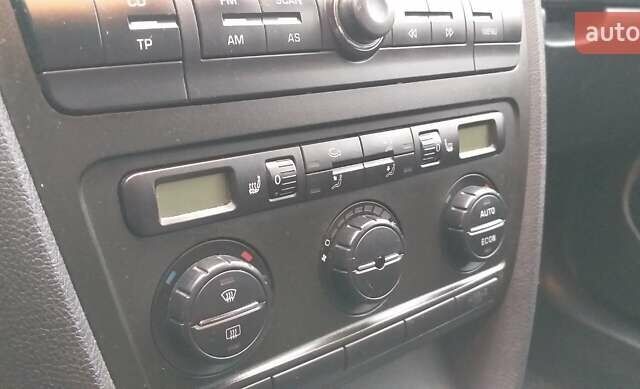 Бежевый Шкода Октавия, объемом двигателя 1.6 л и пробегом 175 тыс. км за 7300 $, фото 9 на Automoto.ua