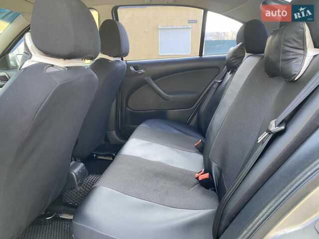 Бежевий Шкода Октавія, об'ємом двигуна 1.9 л та пробігом 279 тис. км за 4900 $, фото 11 на Automoto.ua