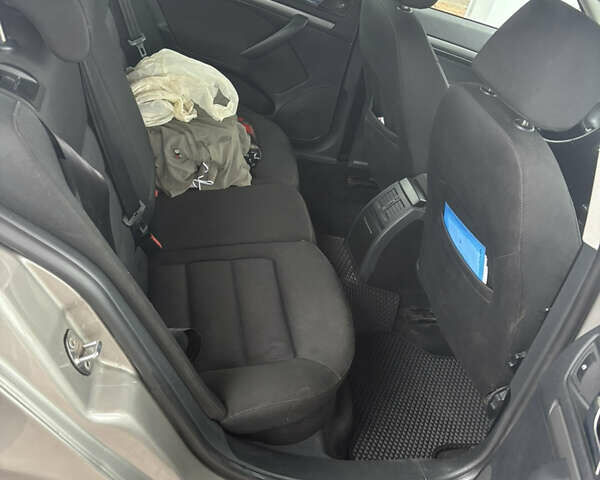 Бежевый Шкода Октавия, объемом двигателя 2.01 л и пробегом 200 тыс. км за 4100 $, фото 5 на Automoto.ua