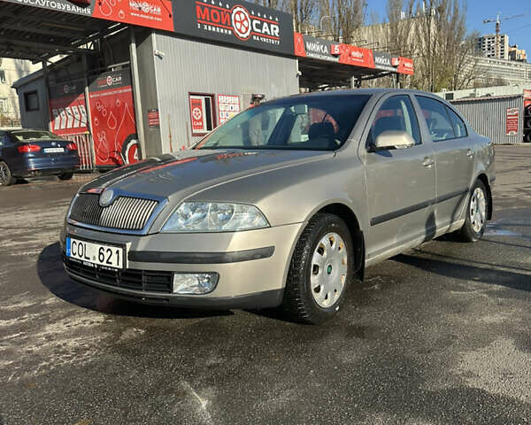 Бежевый Шкода Октавия, объемом двигателя 1.9 л и пробегом 325 тыс. км за 2650 $, фото 1 на Automoto.ua