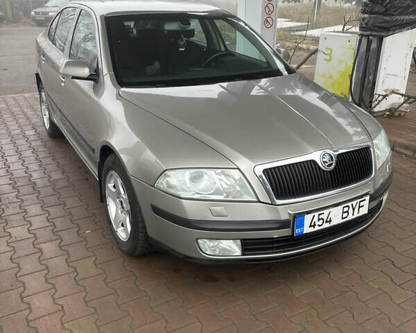 Бежевый Шкода Октавия, объемом двигателя 2.01 л и пробегом 200 тыс. км за 4100 $, фото 1 на Automoto.ua