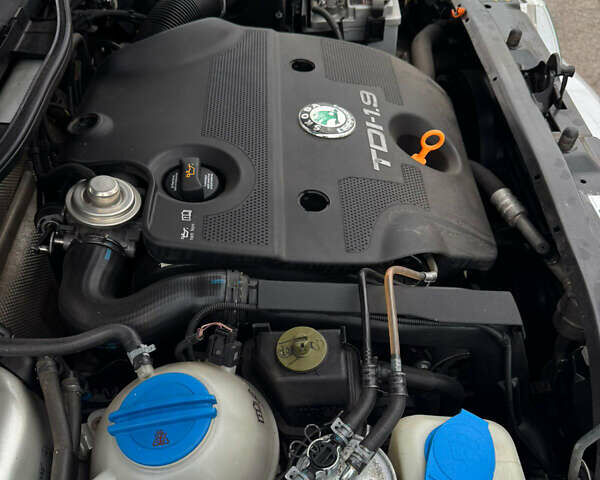 Бежевый Шкода Октавия, объемом двигателя 0 л и пробегом 279 тыс. км за 5699 $, фото 14 на Automoto.ua