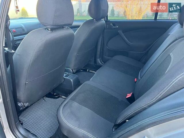 Бежевый Шкода Октавия, объемом двигателя 1.6 л и пробегом 387 тыс. км за 4600 $, фото 24 на Automoto.ua