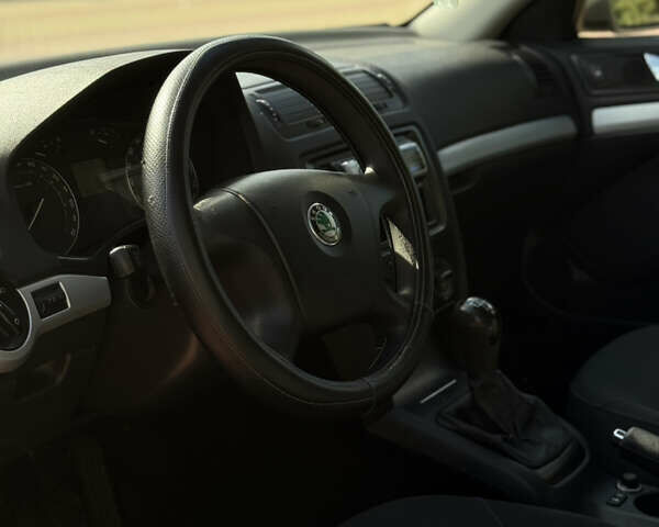Бежевий Шкода Октавія, об'ємом двигуна 1.6 л та пробігом 267 тис. км за 5700 $, фото 34 на Automoto.ua