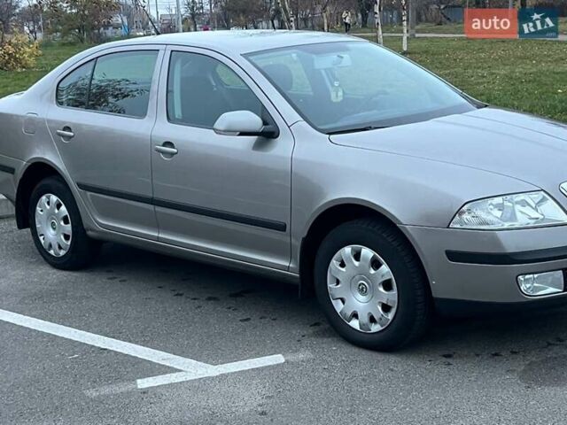 Бежевий Шкода Октавія, об'ємом двигуна 1.6 л та пробігом 224 тис. км за 6300 $, фото 2 на Automoto.ua