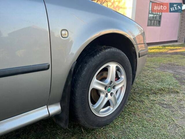 Бежевый Шкода Октавия, объемом двигателя 1.6 л и пробегом 387 тыс. км за 4600 $, фото 13 на Automoto.ua