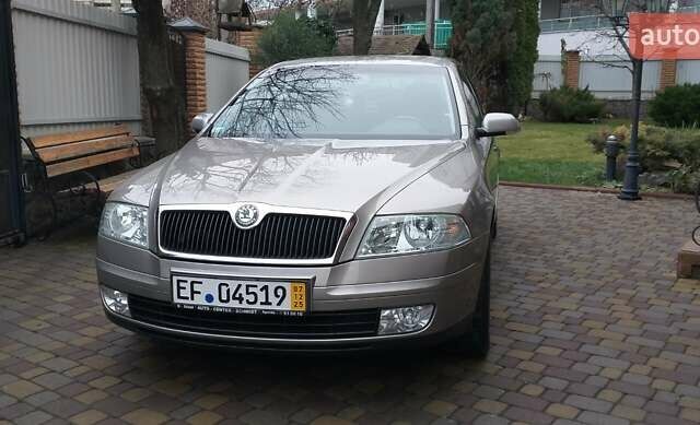 Бежевый Шкода Октавия, объемом двигателя 1.6 л и пробегом 175 тыс. км за 7300 $, фото 1 на Automoto.ua