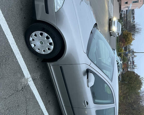 Бежевий Шкода Октавія, об'ємом двигуна 1.6 л та пробігом 224 тис. км за 6300 $, фото 32 на Automoto.ua