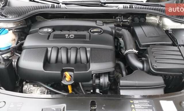 Бежевый Шкода Октавия, объемом двигателя 1.6 л и пробегом 175 тыс. км за 7300 $, фото 25 на Automoto.ua