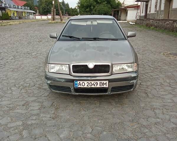 Бежевий Шкода Октавія, об'ємом двигуна 1.6 л та пробігом 357 тис. км за 2550 $, фото 8 на Automoto.ua