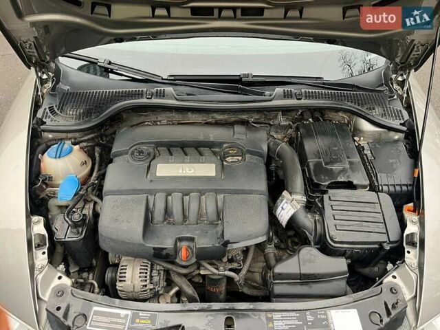 Бежевый Шкода Октавия, объемом двигателя 1.6 л и пробегом 194 тыс. км за 7200 $, фото 9 на Automoto.ua