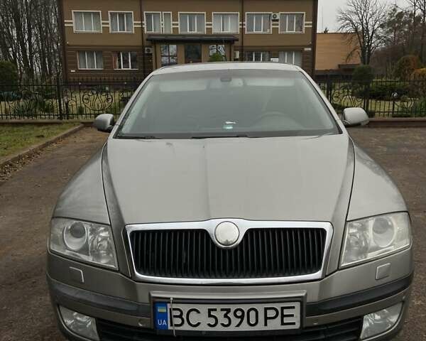 Бежевый Шкода Октавия, объемом двигателя 1.9 л и пробегом 334 тыс. км за 4700 $, фото 1 на Automoto.ua