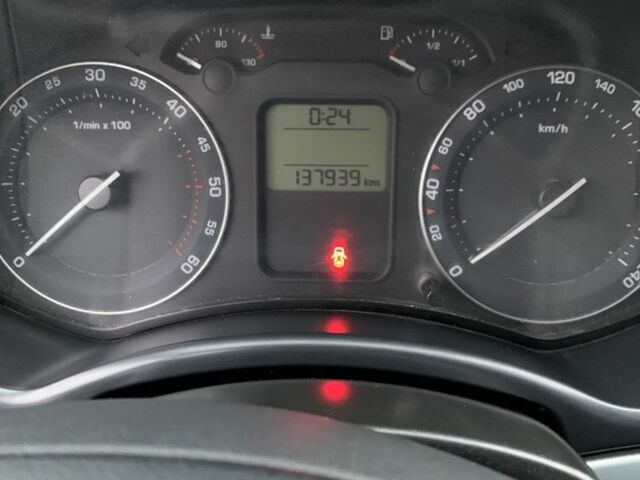 Бежевий Шкода Октавія, об'ємом двигуна 1.9 л та пробігом 138 тис. км за 5800 $, фото 4 на Automoto.ua