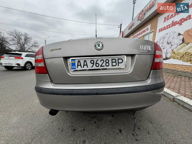 Бежевый Шкода Октавия, объемом двигателя 1.6 л и пробегом 279 тыс. км за 6500 $, фото 1 на Automoto.ua